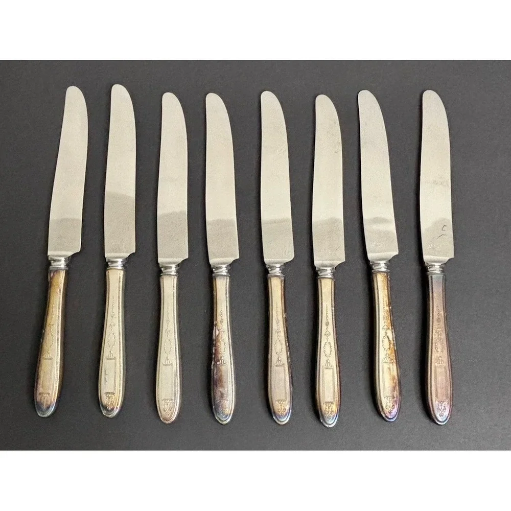 8 Oneida Community Grosvenor Dinner Knives Silverplate 9 1/2